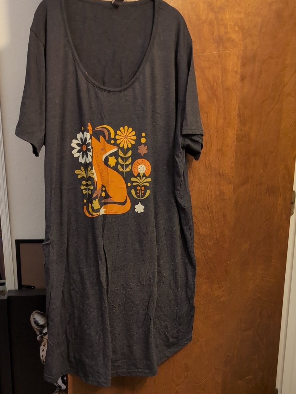 Charcoal Short-Sleeve Scoop Neck Tee with Orange Fox Graphic